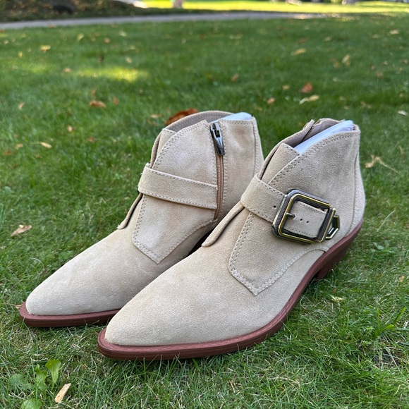 Vince Camuto Ashena Bootie - Picture 3 of 6